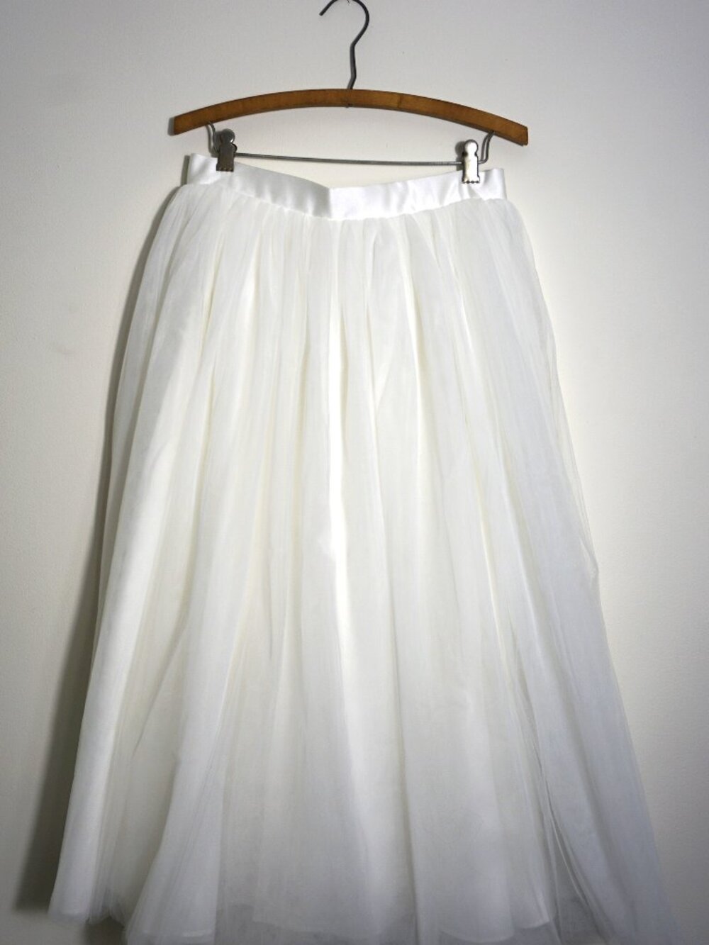 Ivory Tulle Wedding Skirt, Waist 31 in, Hips 41 in, Length 33 in - 5 layers
